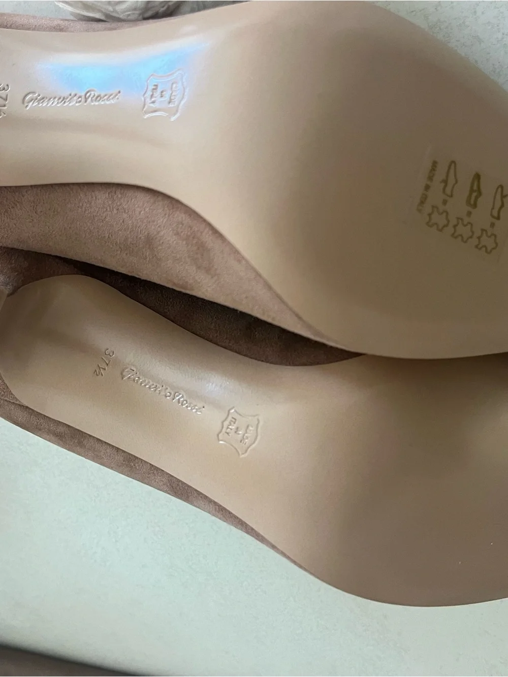 Gianvito Rossi Suede Pointed-Toe Pumps in Praline Beige